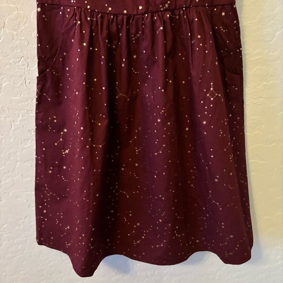 ModCloth Burgundy Gold Heart and Solar System Constellation A-Line Dress Size 10 - Picture 7 of 10